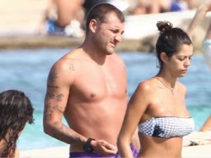 L'ex campione insieme alla ex gieffina