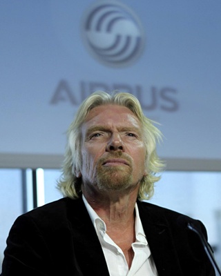 Branson in posa