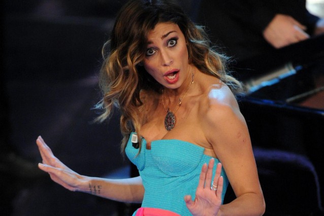 Il poco pudico tatuaggio di Belen Rodriguez ha scatenato i più velenosi commenti delle colleghe del piccolo schermo