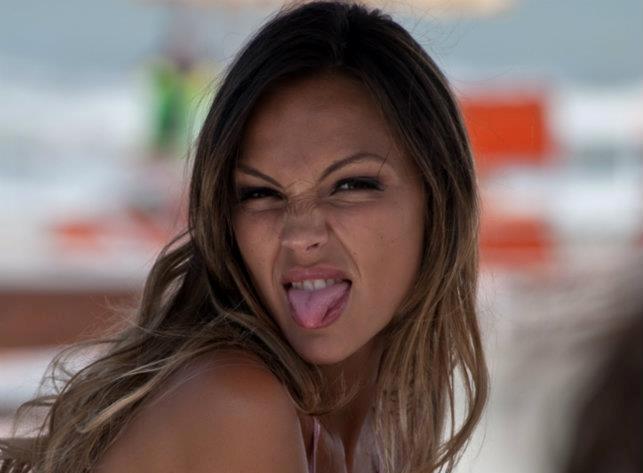 Non va proprio giù a Matteo Guerra il flirt tra Sarah Nile e Fabrizio Corona. Su Twitter, l'ex fidanzato della coniglietta di Playboy