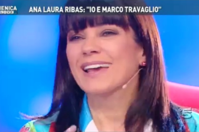Ana Laura Ribas a Domenica Live Ho cenato con Marco Travaglio e sexy