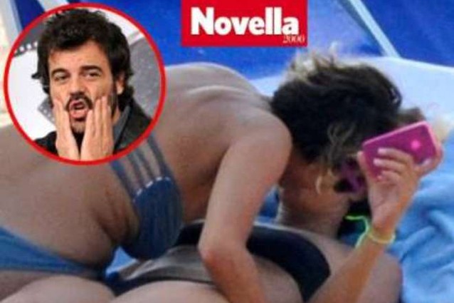 Bacio con lingua ad una amica 50enne 1