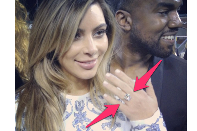 Kanye West ha condotto Kim Kardashian allo stadio dei San Francisco Giants, con le gradinate piene di amici e parenti, e le ha chiesto di sposarlo scrivendolo sul maxischermo.