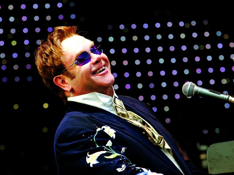 Elton John ad American Idol?(01)