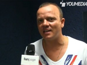 Le telecamere di Fanpage.it nei camerini di Gigi D'Alessio per l'evento di ieri sera all'Arena Flegrea che ha fatto registrare il tutto esaurito: "Mi fermo con Sanremo, per ora ho già vinto la mia scommessa con Loredana Bertè"