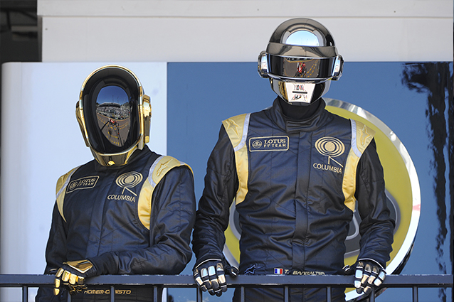 I Daft Punk erano presenti al Gp di Montecarlo per pubblicizzare Random Access Memories, il loro ultimo album, apparso come logo nelle due monoposto Lotus guidate da Raikkonen e Grosjean.