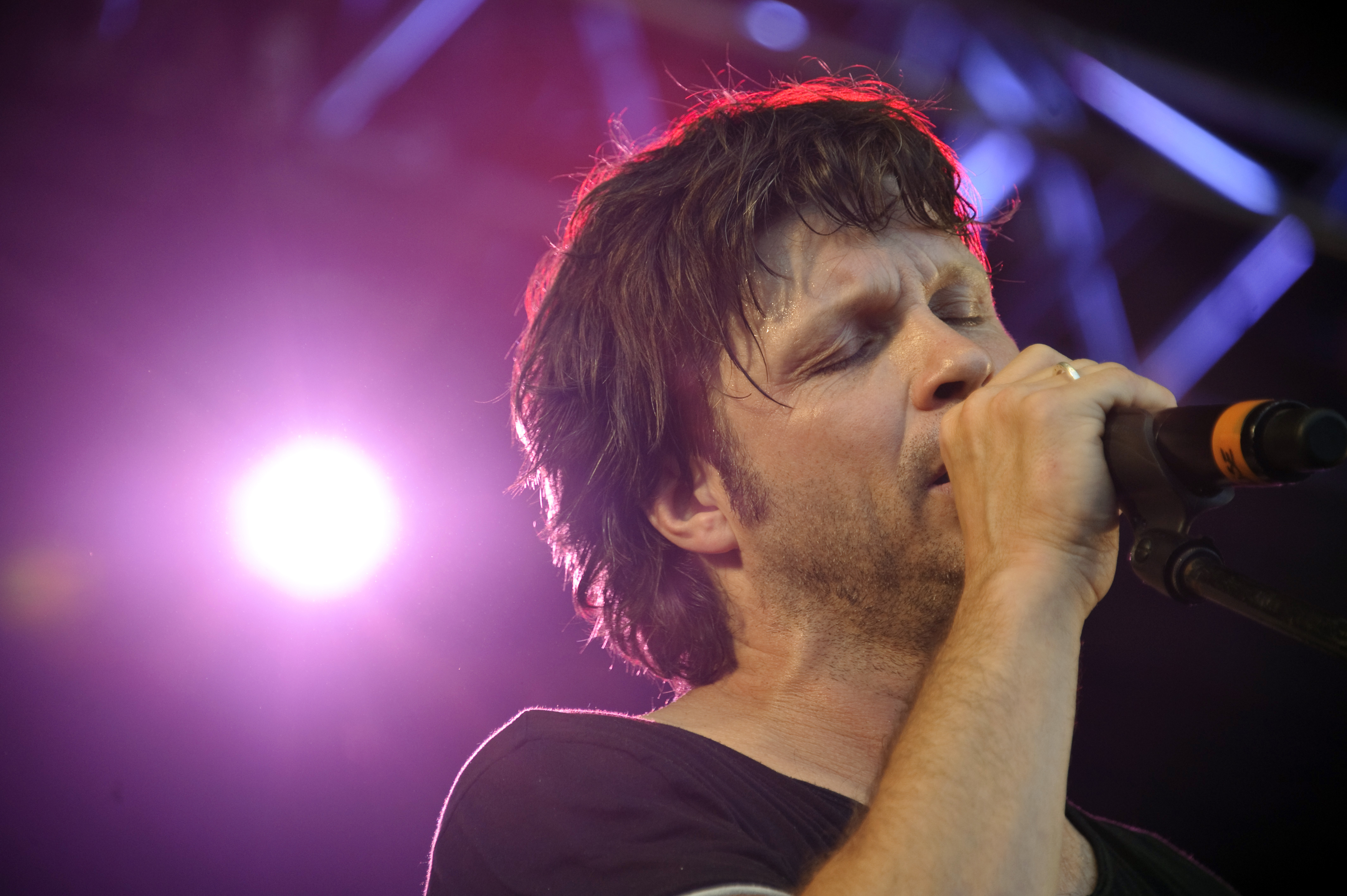Bertrand Cantat: From Music Icon To Legal Battle—What You Need To Know - iob3e9v