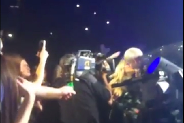 Il bacio saffico di Miley Cyrus