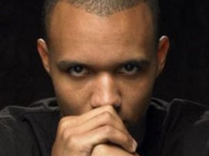Giochereste mai contro di lui? Ci sono in palio 100.000 $