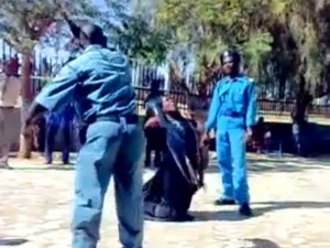 Video della donna frustata