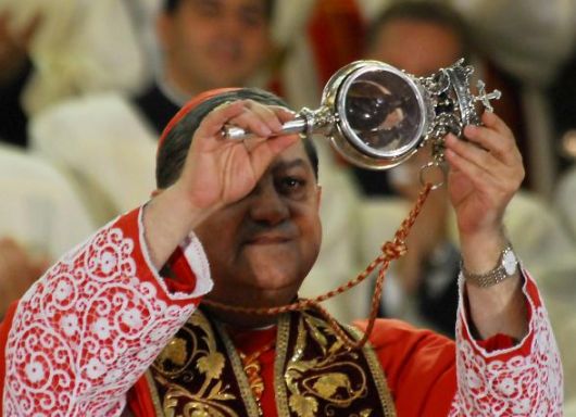 San Gennaro ha fatto il miracolo: il sangue si è sciolto in ritardo
