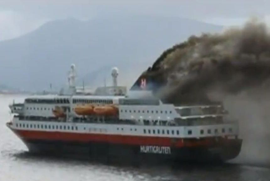 Incendio sulla nave crociera in Norvegia