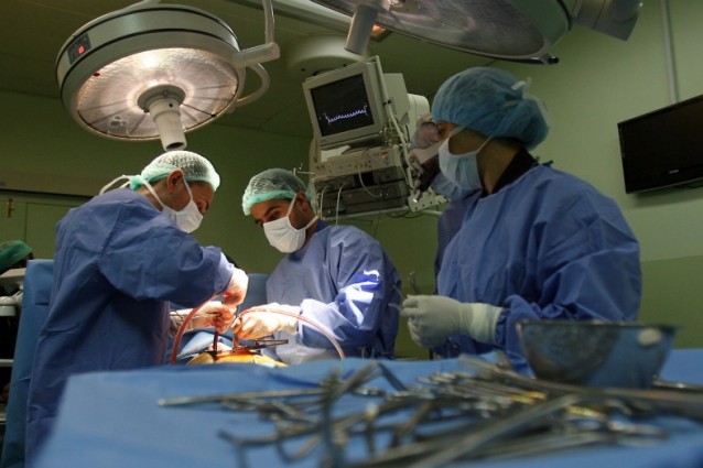 Usato per la prima volta in Italia, il dispositivo consente di dimezzare i tempi dell'intervento chirurgico rendendolo meno invasivo. L'operazione è stata eseguita al Sant'Orsola di Bologna e la paziente è già a casa.