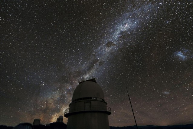 Le più recenti osservazioni dei cieli rivelerebbero che nella Via Lattea ci sono ancora tante sorprese da svelare, dai pianeti con due soli, assai più frequenti di quanto si credeva, ai tanti gemelli della Terra, alle stelle che non vogliono stare mai sole.