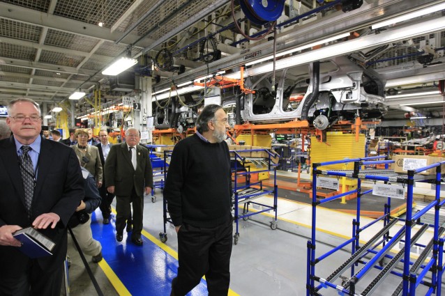 Fiat, Walesa visita impianto Chrysler a Detroit con Marchionne