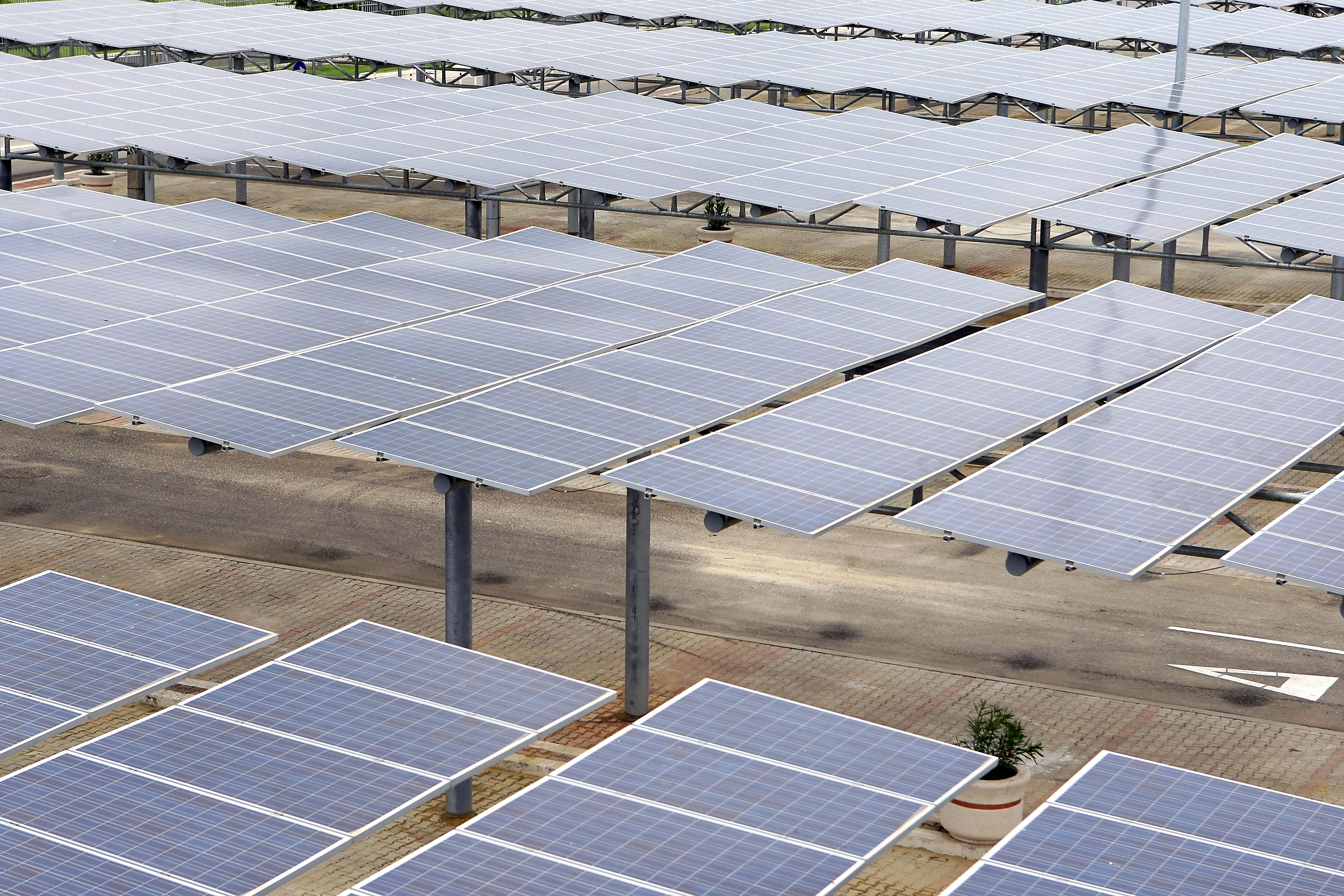 Roma, inaugurazione dell'impianto fotovoltaico ACEA al centro commerciale "Commercity"