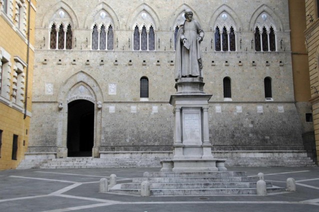 Banche: la Spagna promuove fusioni, l'Italia spera in soluzione per Mps