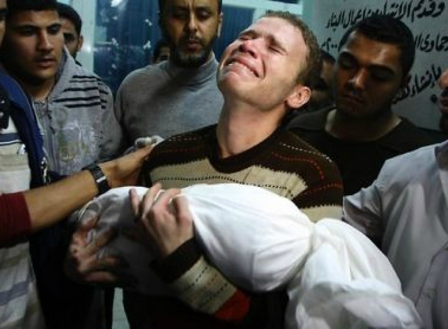 La verità dietro la foto simbolo del dolore palestinese a colpire fu Hamas La verità dietro la foto simbolo del dolore palestinese a colpire fu Hamas