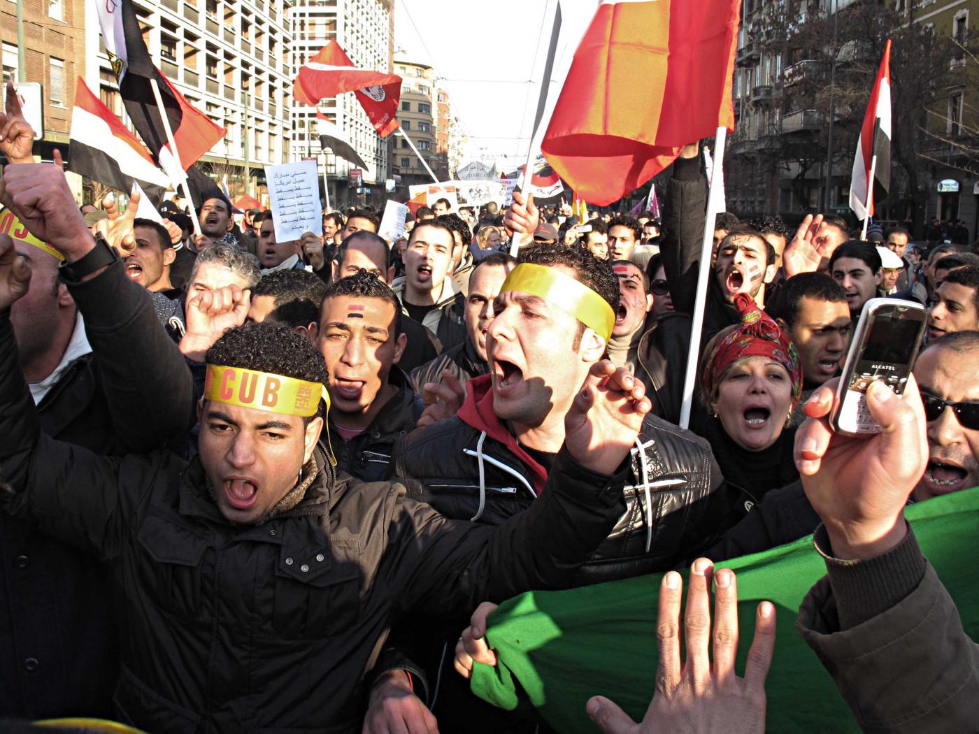 Egitto migliaia di persone in piazza contro il presidente Morsi