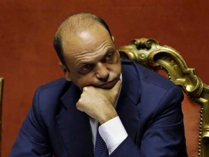 Alfano: "Nozze gay? Né ora né mai"