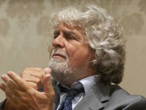 Anche Paolo Barnard bacchetta Grillo: "Non hai capito cos'è il debito pubblico"