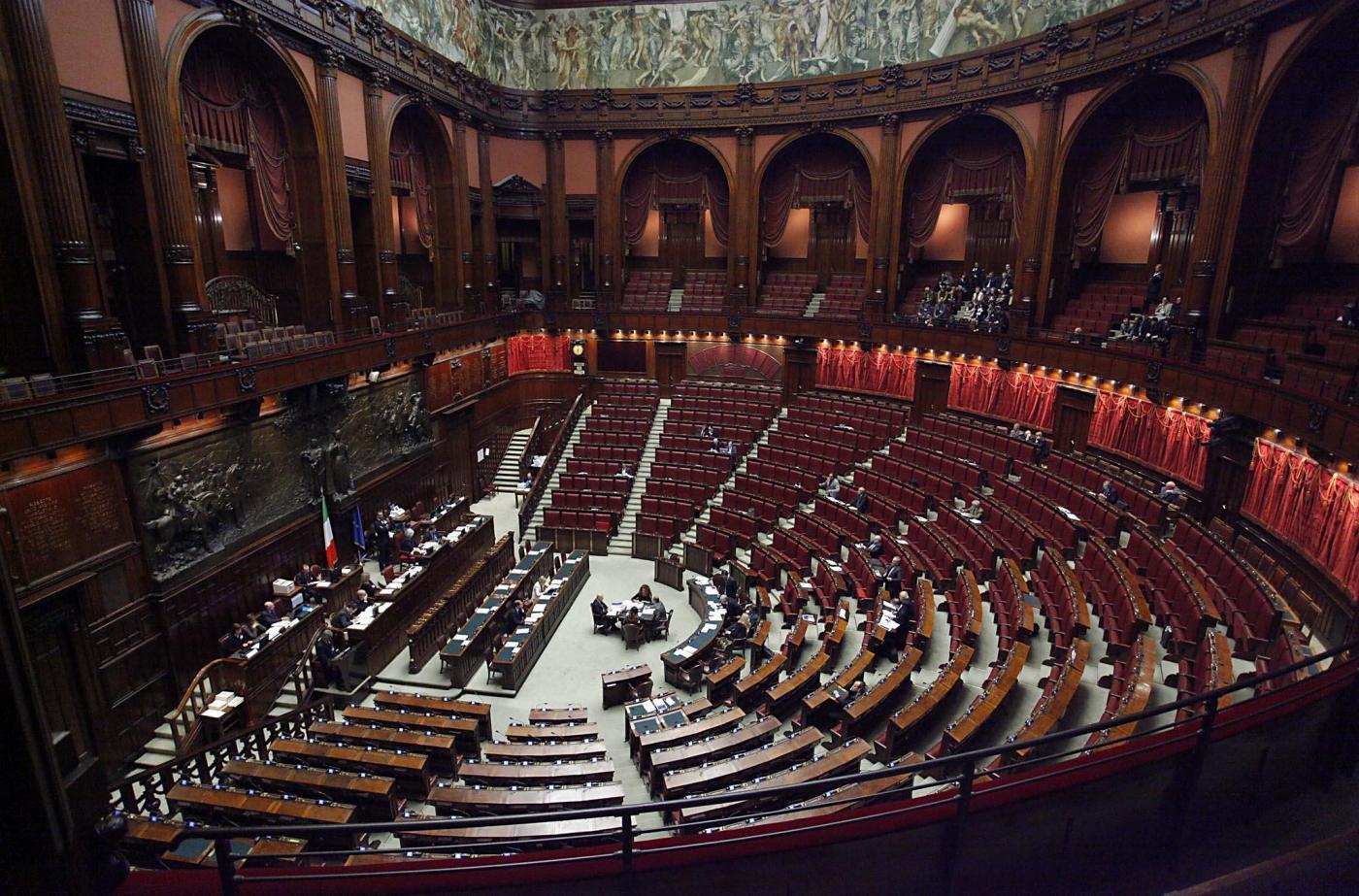 Tagli alla Camera dei Deputati risparmi per un totale di 60 milioni di euro. Autori Fanpage Tagli alla Camera dei Deputati risparmi per un totale di 60 milioni di euro. Autori Fanpage