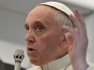 Papa Francesco vuole visitare Taranto, città dell'Ilva