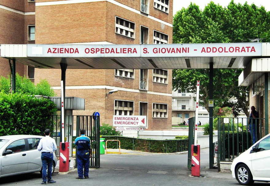Ipotesi maxicontagio all'ospedale S. Giovanni, sequestrate cartelle cliniche Ipotesi maxicontagio all'ospedale S. Giovanni, sequestrate cartelle cliniche