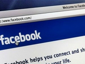 La madre le ordina di togliersi da facebook: la figlia, 13 anni, si impicca