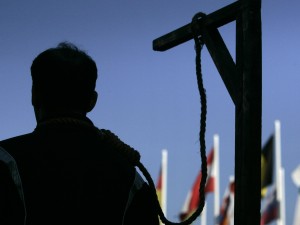 Iran, uccisero un procuratore: impiccati tre uomini