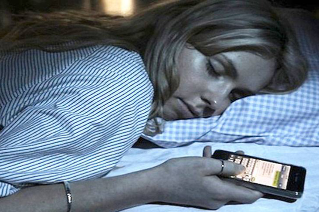 Insonnia giovanile, la causa sono smartphone, tablet e computer
