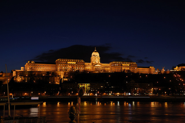 castelli buda by night