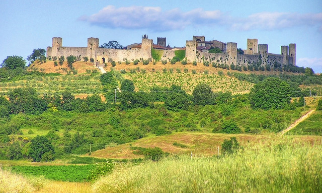Monteriggioni in primavera