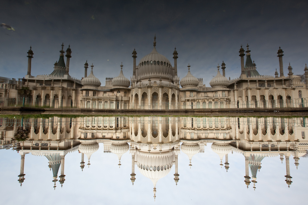 Royal Pavillon a Brighton. Foto di <a href="http://www.flickr.com/photos/eschipul/4453864067/" target="_blank" rel="nofollow">Ed Schipul</a>