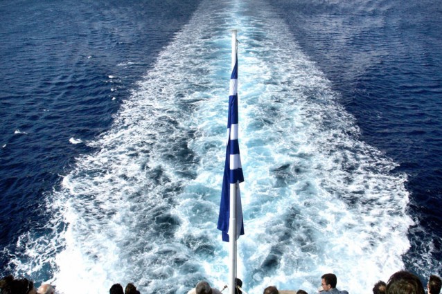 Passeggeri sul traghetto da Andros, Grecia