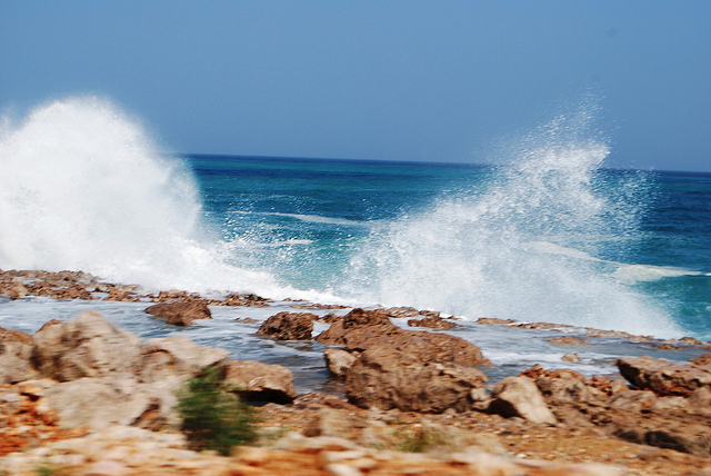 L’acqua dell’Oceano Indiano bagna le splendide spiagge di Socotra