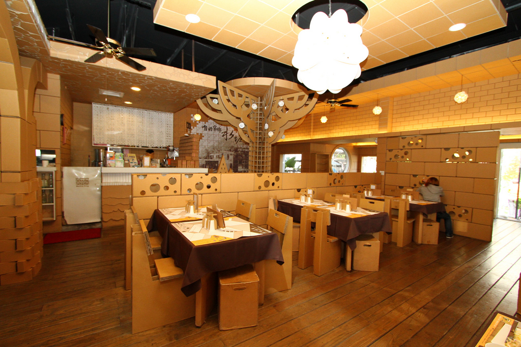 Ristorante di cartone