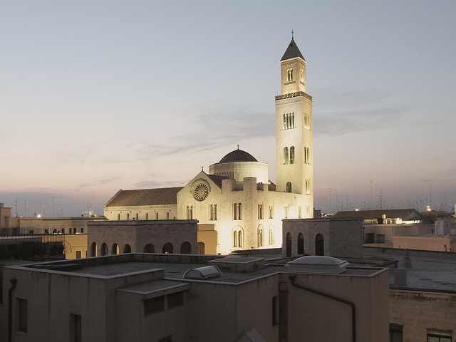 Veduta di Bari Vecchia con San Sabino (Foto di Corrado dell'Olio)