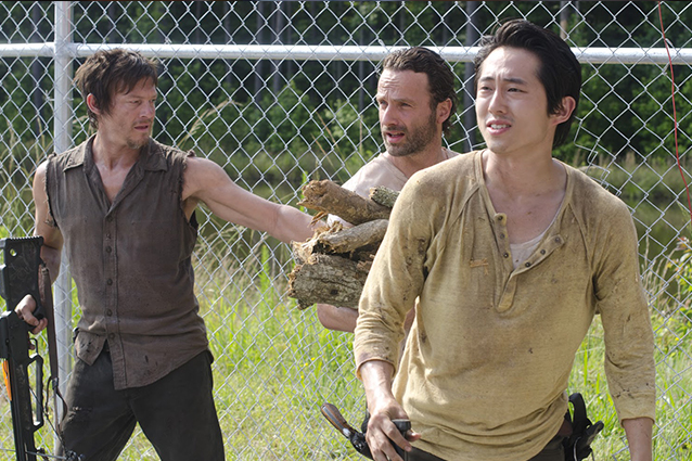 È stata girata la scena della morte di uno dei personaggi fondamentali di "The Walking Dead", tante voci ma nessuna conferma sull'identità. Robert Kirkman: "Tutto quello che posso dirvi è che vedrete un Rick completamente diverso da quello contro il Governatore".