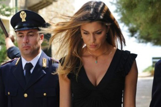 Le repliche del Commissario Montalbano salutano con il solito boom di ascolti, propiziato anche dalla presenza di un'assassina speciale: Belen Rodriguez.