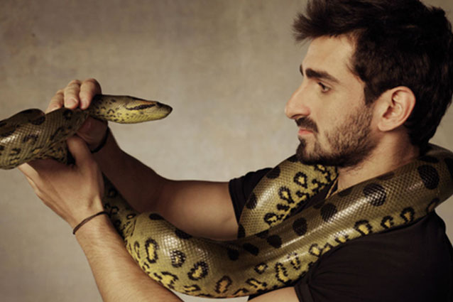 Una petizione su Change vuole bloccare la messa in onda di "Eaten Alive" su Discovery Channel perché brutale e diseducativo. Nonostante le polemiche, il documentario appare come un successo già annunciato.