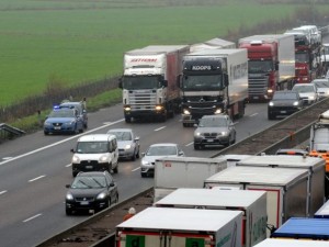 Incidente su A1 tra Attigliano e Orvieto: allarme per una sostanza tossica