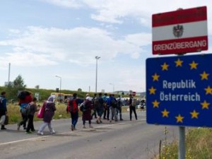 Migranti, scontro Austria-Ue e l'Ungheria annuncia referendum sulle quote