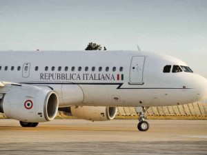 Si rompe finestrino, aereo di Renzi costretto ad atterraggio imprevisto in Brasile