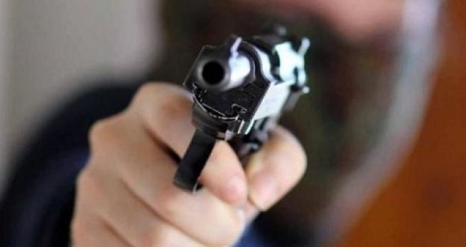 Bari, agguato sul Lungomare: 31enne raggiunto da tre colpi di arma da fuoco muore in ospedale - Vimarsana News