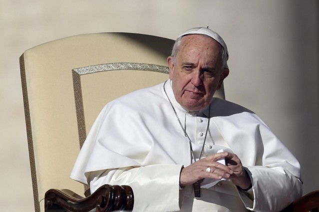 Il Papa rinvia l’udienza generale: “Uniti nella preghiera”