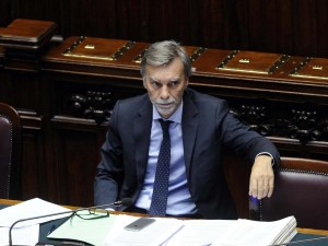 Delrio durante informativa alla Camera