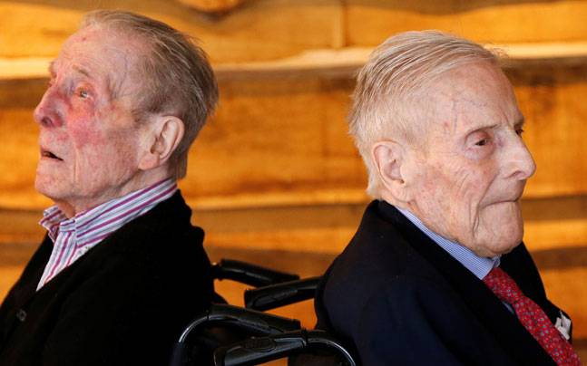Chi E Piu Vecchio Tra Due Gemelli
