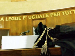 Violenze sui piccoli in famiglia: genitori condannati dopo 8 anni, ma c'è la prescrizione