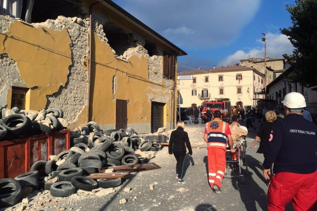 Rifugiati immigrati chiedono di poter aiutare i soccorritori ad Amandola